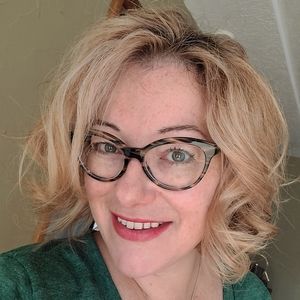 Meet your Posher, Liz